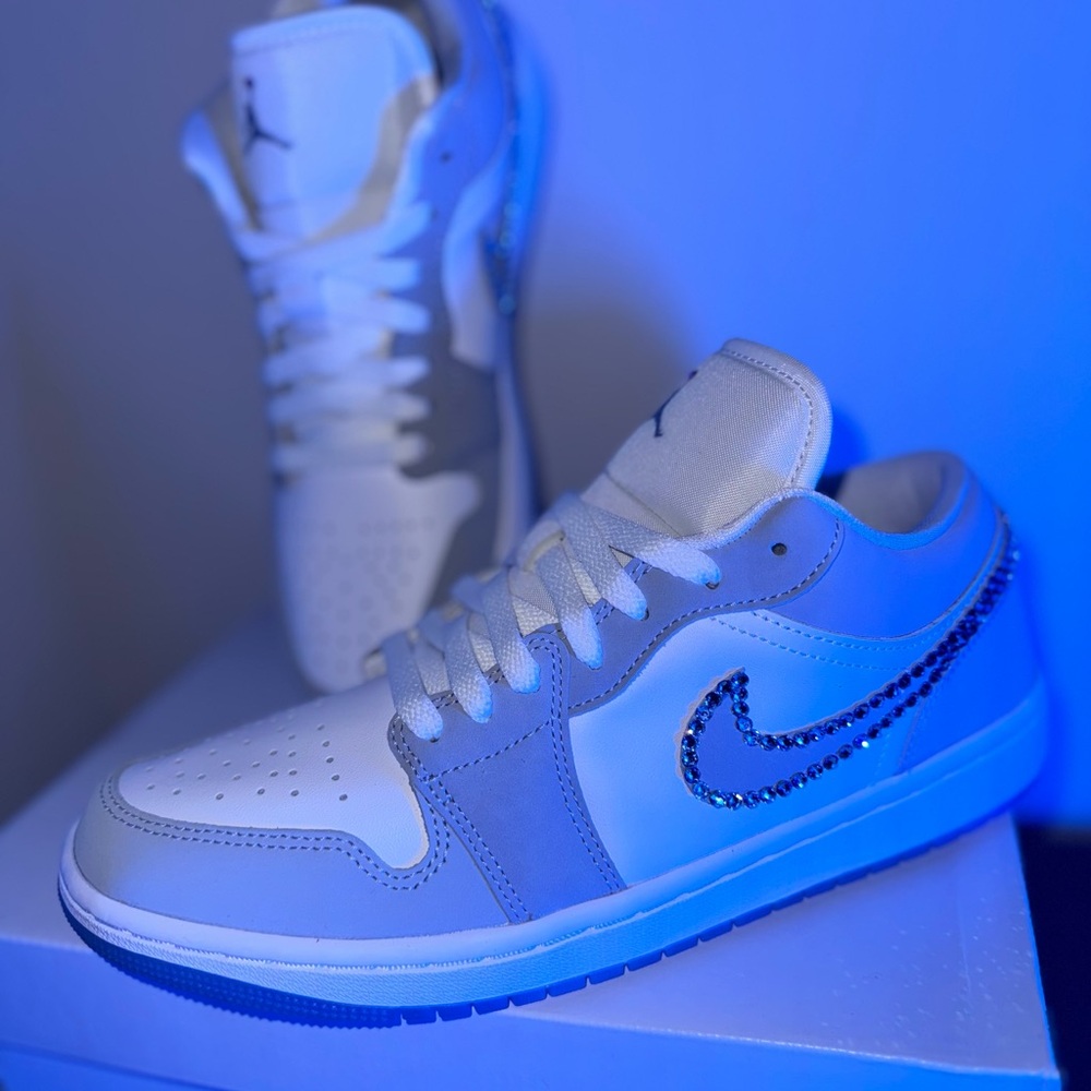 Custom Swarovski Air Jordan 1 Low - Picture 7 of 7